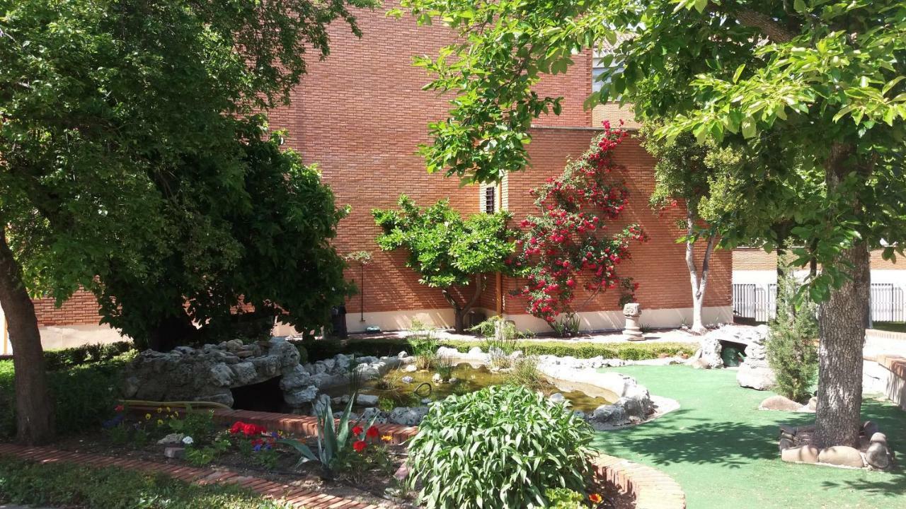 Centro San Viator Hostel Valladolid Ngoại thất bức ảnh