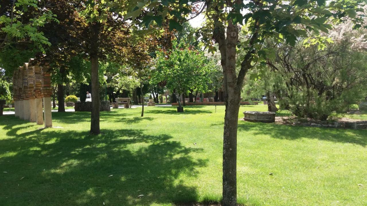 Centro San Viator Hostel Valladolid Ngoại thất bức ảnh